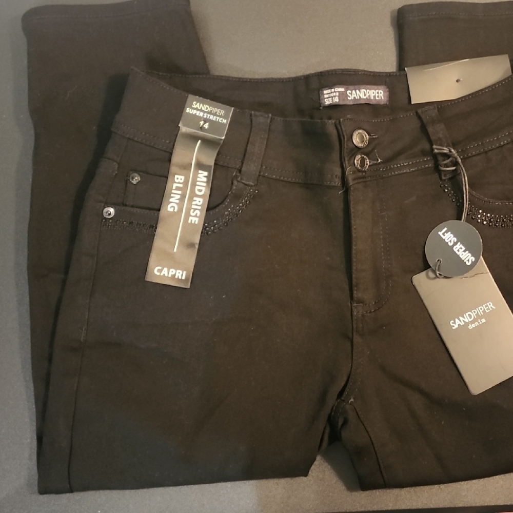 Black Ankle Cropped Jeans